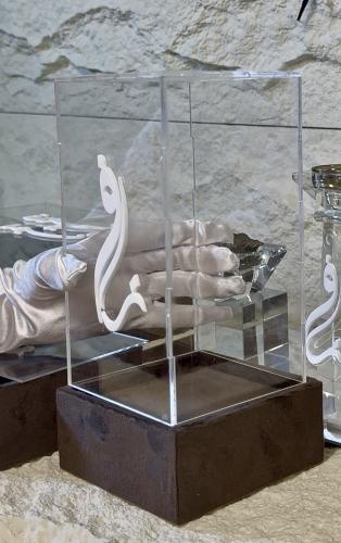 بوكس العطر المخملي بغطاء اكريلك شامل التنسيق