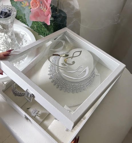 بوكس العقد الجلد والقزاز شامل التنسيق