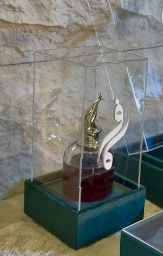 بوكس العطر المخملي بغطاء اكريلك شامل التنسيق