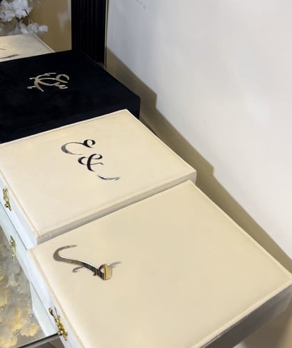 بوكس العقد الحجم الوسط شامل