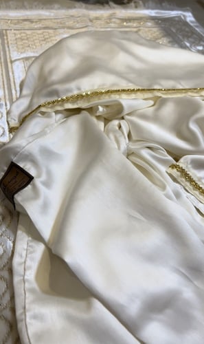 مجموعه فاخره تفصيل حسب طلبكم بوكس كبير مخملي بتصمي...