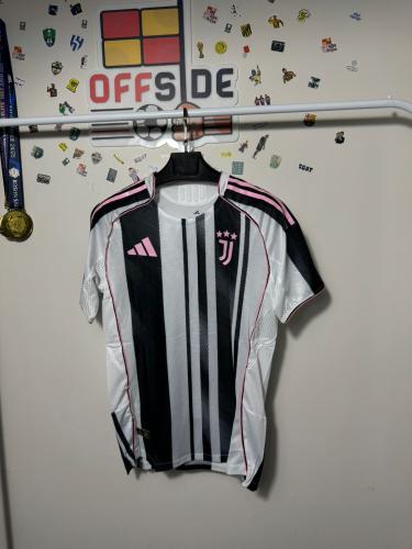 تيشيرت يوفنتوس الأساسي 2025/26