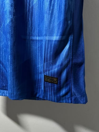 تيشيرت تشيلسي الأساسي 2025/26