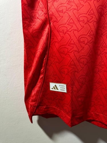 تيشيرت أرسنال الأساسي 2025/26