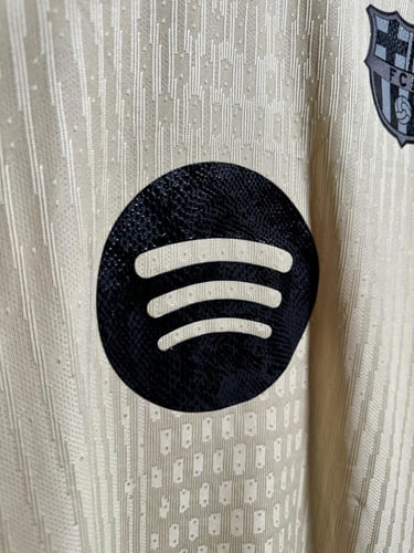 تيشيرت برشلونة الثاني 2025/26