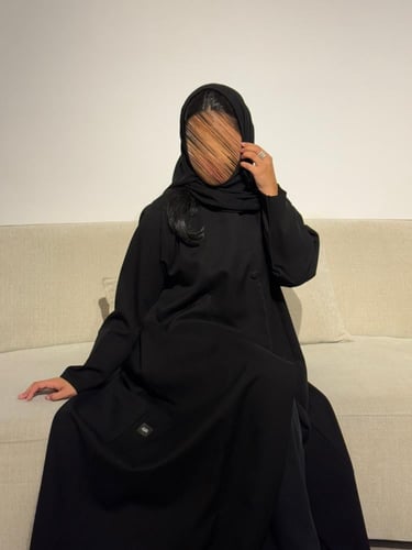 عباية سوداء سادة . 1182
