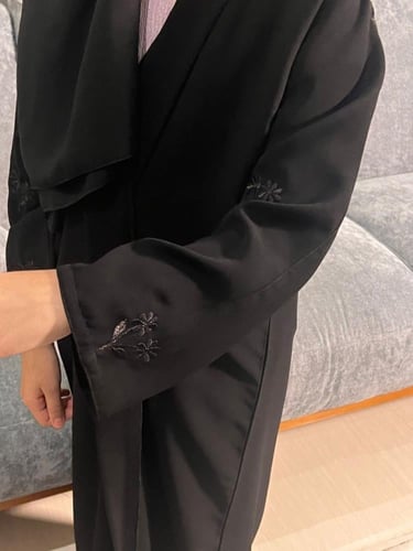 عباية بناتي مزينة بالتطريز . 1178
