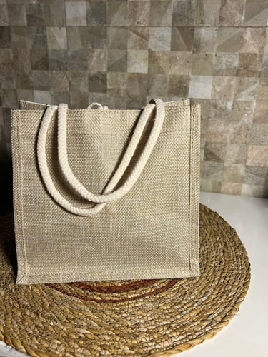 حقيبة صغيرة