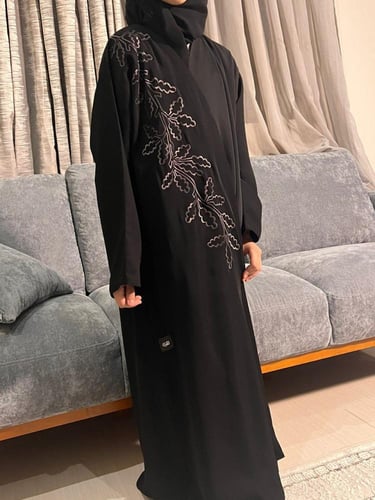 عباية بناتي مزينة بالتطريز . 1175