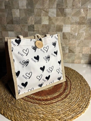 حقيبة صغيرة