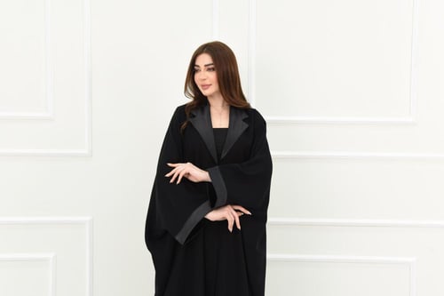 عبايه بشت كلاسيكي