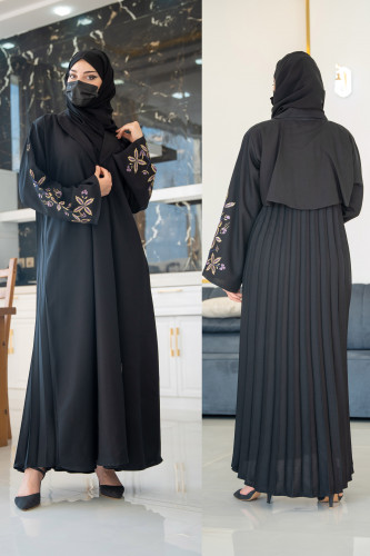 عباية الياسمين سوداء بتطريز مزينة بكسرات الخلف لاك...