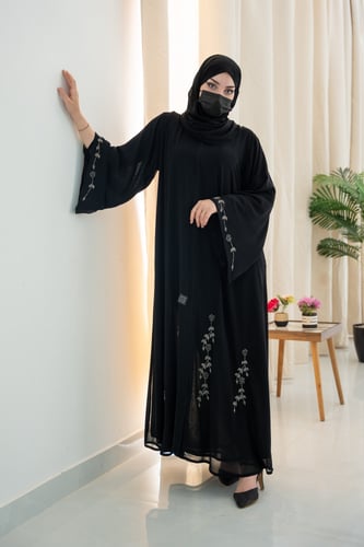 عباية lavania طبقتين مزينة بشغل الشك لاكثر اطلالة...