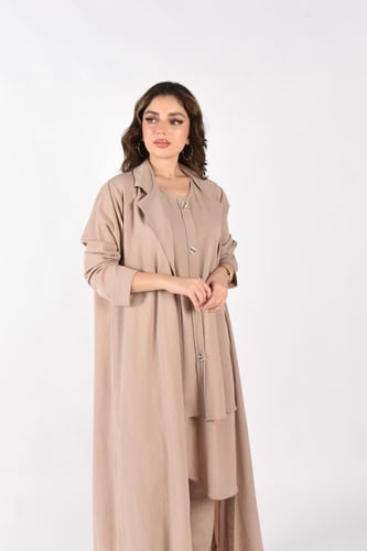 عباية ثلاثية القطع، تجمع بين الأناقة والراحة بتصمي...