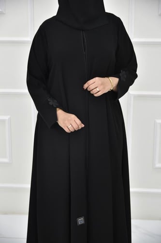 عباية ملكي نص كلوش بتركيبة وردة على الكم المفتوح