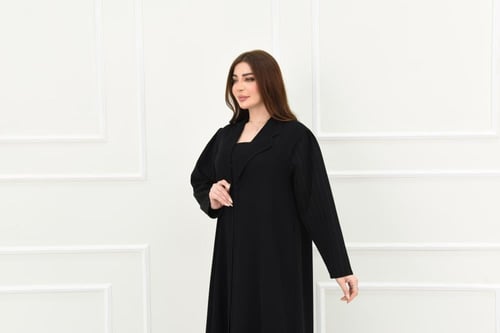 عبايه مع تدخيلات بكم مقلم