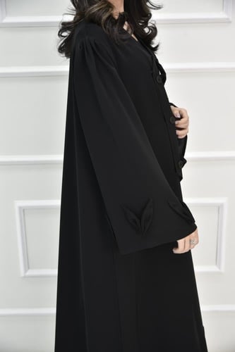 عباية نواعم بلمسة فيونكات