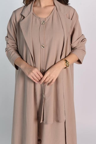 عباية ثلاثية القطع، تجمع بين الأناقة والراحة بتصمي...