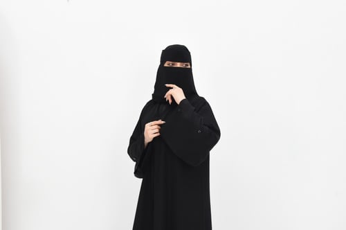 عباية اماراتي كم مربع