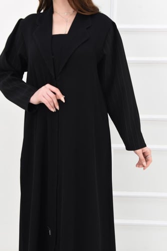 عبايه مع تدخيلات بكم مقلم