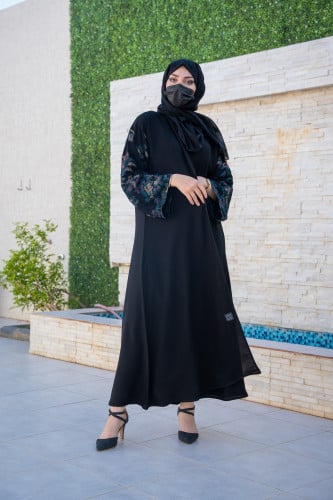 عباية لافانيا عملية مزينة بتطريز الكم المشجر لاكثر...