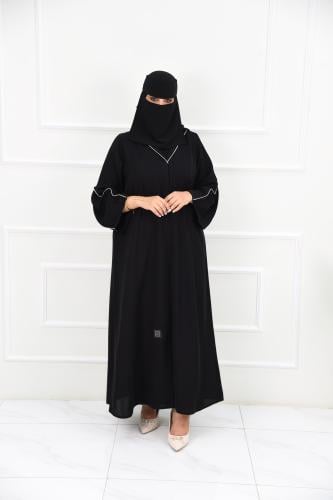 عباية كاجوال مريحة بتفاصيل جبزور على الياقة والأكم...