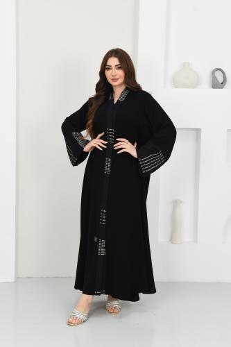 عباية ملكي بأكمام وياقة مقلمة بالبيج