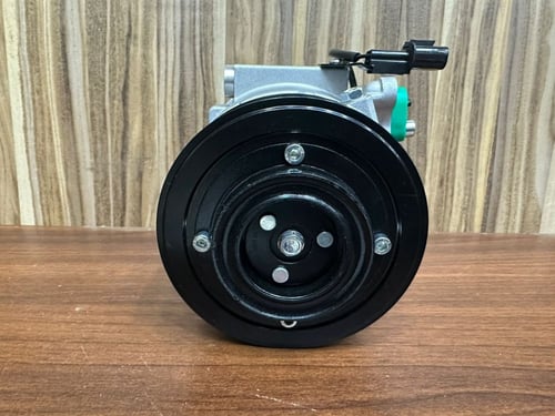 كمبروسر كيا سيرنتو 2012-2015 97701-2p400جديد