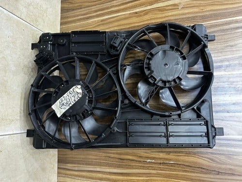 مروحة فورد تايوان اكسبلورة/لينكون 2017 جديد