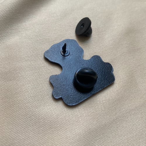 دبوس شبيهك بدر التمّ بل أنت أنورُ