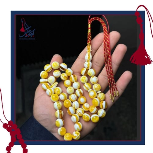 مستكه شبيه الكهرمان