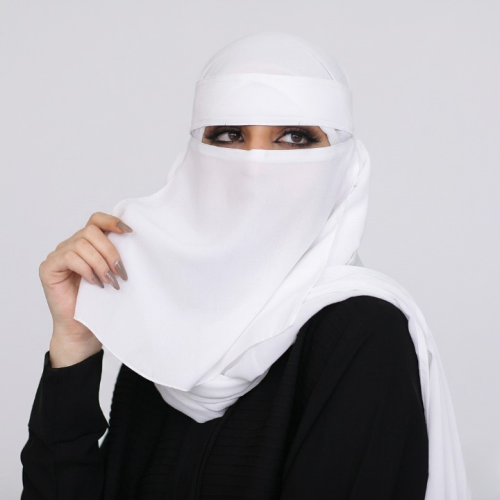 نقاب ملون مع طرحة
