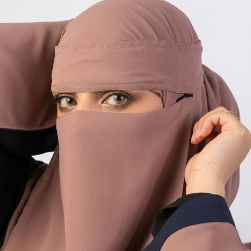 نقاب ملون مع طرحة