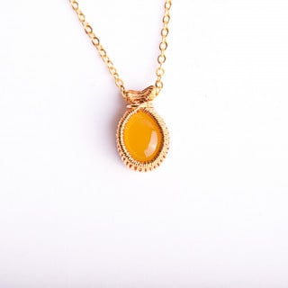 سلسلة من حجر العقيق البرتقالي