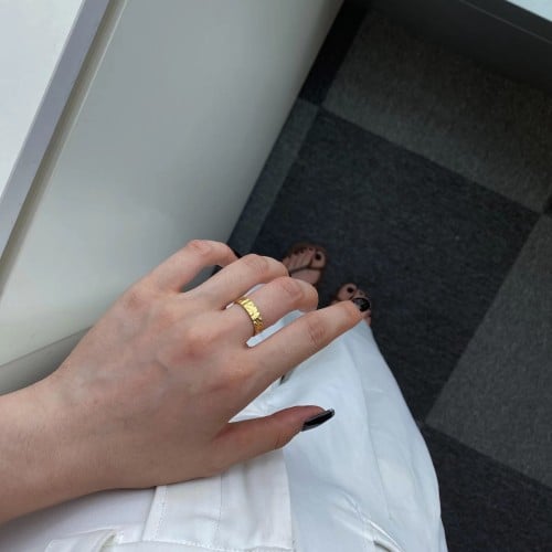 خاتم أنيق اللون /ذهبي (R416) .