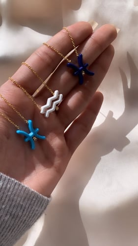 سلسلة برج الابراج باللون الذهبي (N437) .