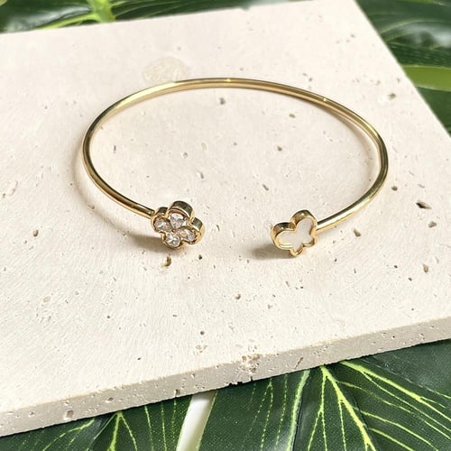 أسورة ورد أنيقة باللون الذهبي (B495).