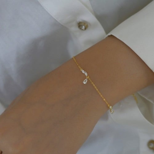 طقم فراشة أنيق مكون من قطعتين باللون الذهبي (SET88...