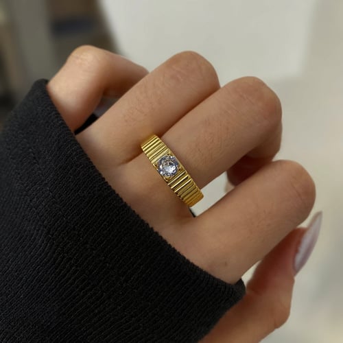 خاتم أنيق اللون ذهبي (R398).