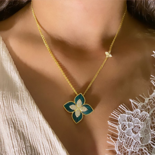 سلسلة الوردة الأنيقة باللون الذهبي (N582) .