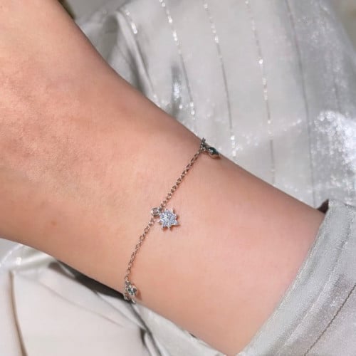 أسورة ورد أنيقة باللون الفضي (B739).