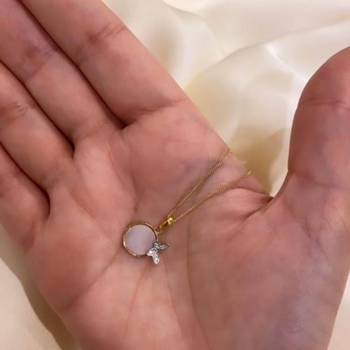 سلسلة فراشة أنيقة باللون الذهبي -والبيبي بينك(N330...