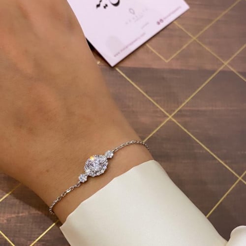 أسورة أنيقة باللون الفضي (B461).