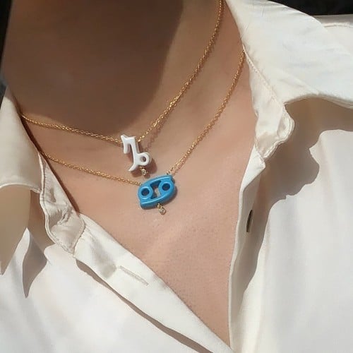 سلسلة برج الابراج باللون الذهبي (N437) .