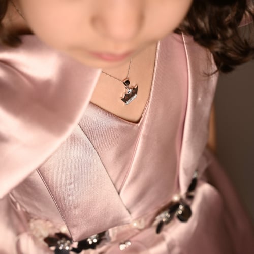 سلسلة أطفال باللون الفضي (N700) .