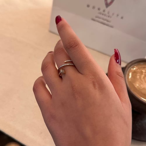 خاتم أنيق اللون ذهبي (R212) .