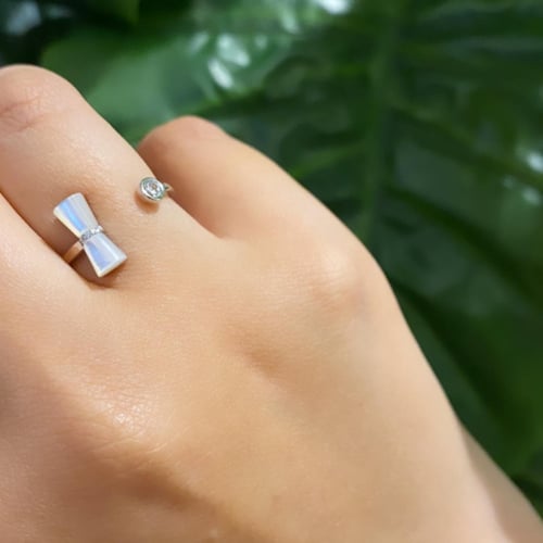 خاتم أنيق اللون فضي (R235).