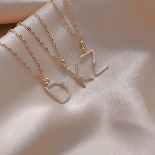 سلاسل الحروف الأنجليزية باللون الذهبي (N525) .