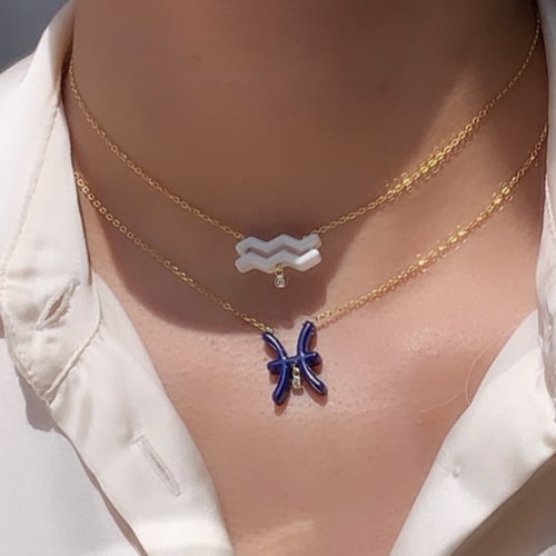 سلسلة برج الابراج باللون الذهبي (N437) .