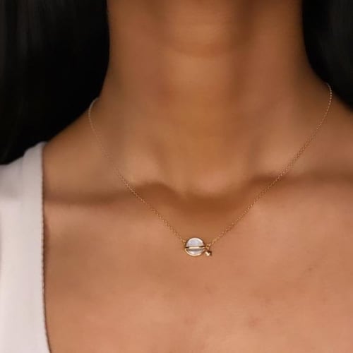 سلسلة أنيقة باللون الذهبي (N288) .